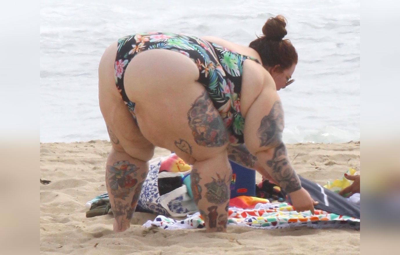 Tess Holliday Shows Off Voluptuous Body While On The Beach In Malibu