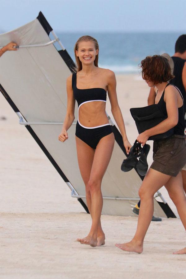 Victoria's Secret Model Vita Sidorkina Looks Scary Skinny In A Bikini! See  The Pics