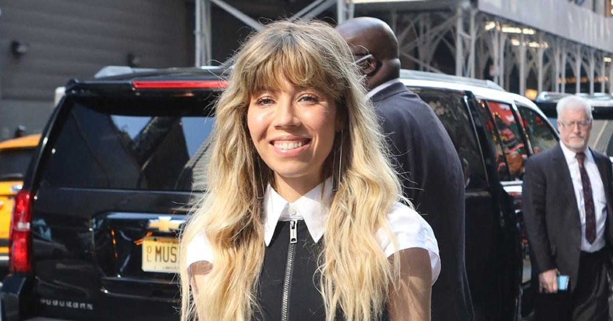 ICarly': Jennette McCurdy Says She Was Yelled at During First Kiss