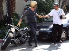 2009__10__fp_3864624_fp_mac_pitt_brad_102409 225×167.jpg