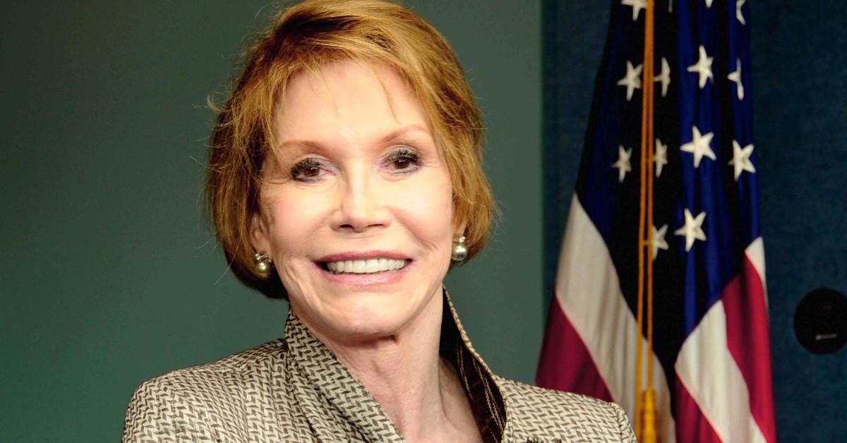 Mary Tyler Moore Hid Her Severe Blindness for 30 Years, Husband Reveals