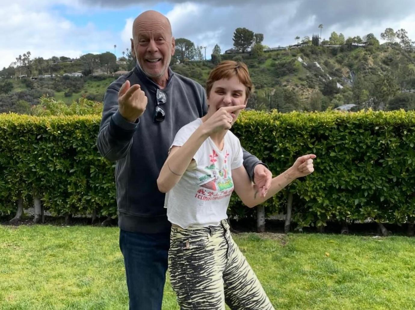 bruce willis daughter tallulah visits dad dementia battle