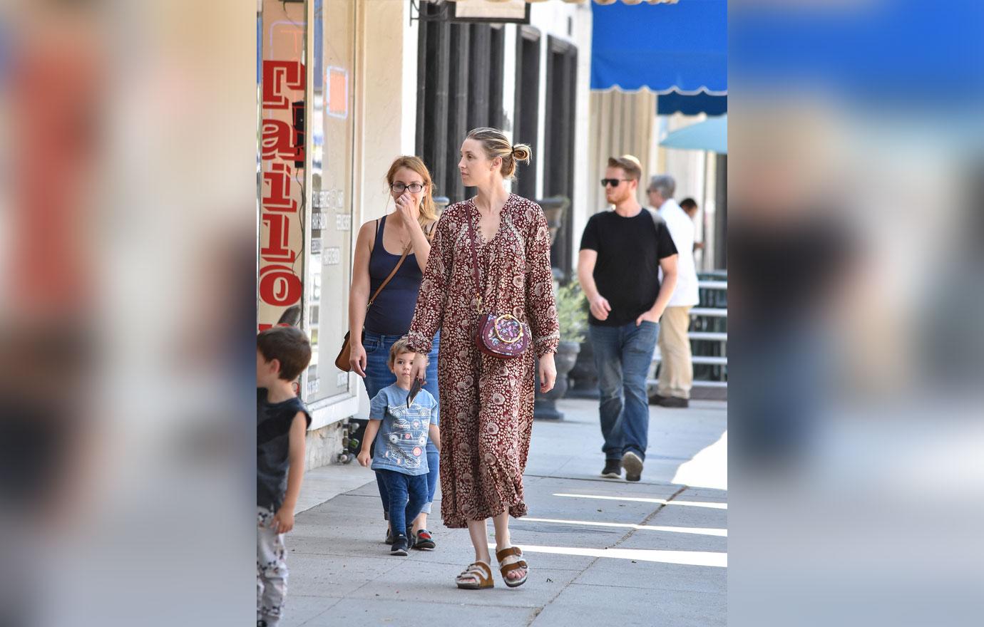 Whitney Port Shopping in West Hollywood November 5, 2009 – Star Style