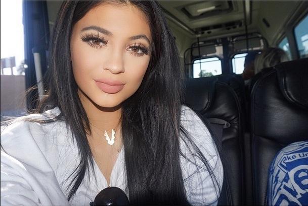 8 Times Kylie Jenner Lied About Plumping Her Lips And Her 20 Biggest Lip Photos Ever 