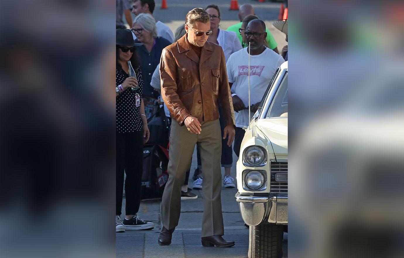 Leonardo dicaprio brad pitt retro once upon time hollywood 4