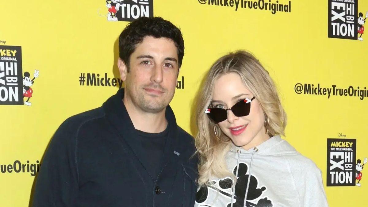 image of Jenny Mollen and Jason Biggs