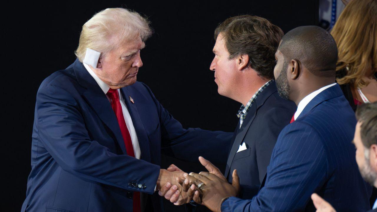 Photo of Carlson has quickly become a harsh Trump critic. 