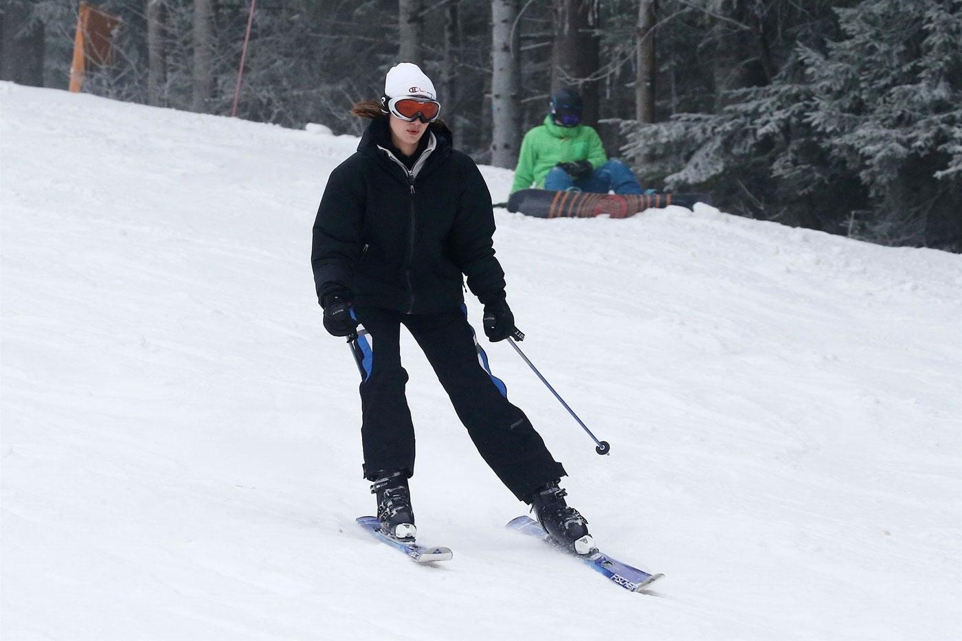 bella hadid work out ski pics 06