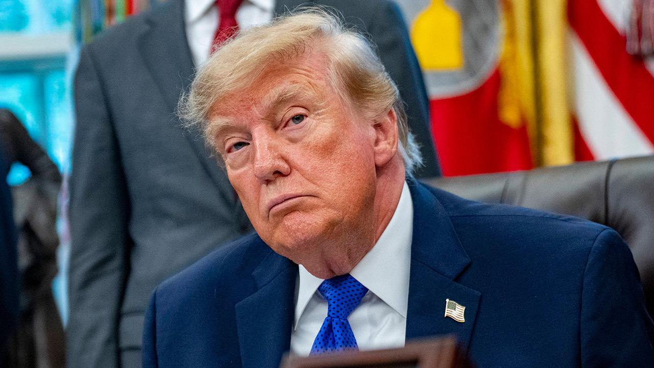 photo of Social media users mocked the POTUS for the website contradicting his claims.