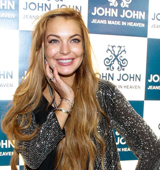 //lindsay_lohan_runs_from_rehab_stack_