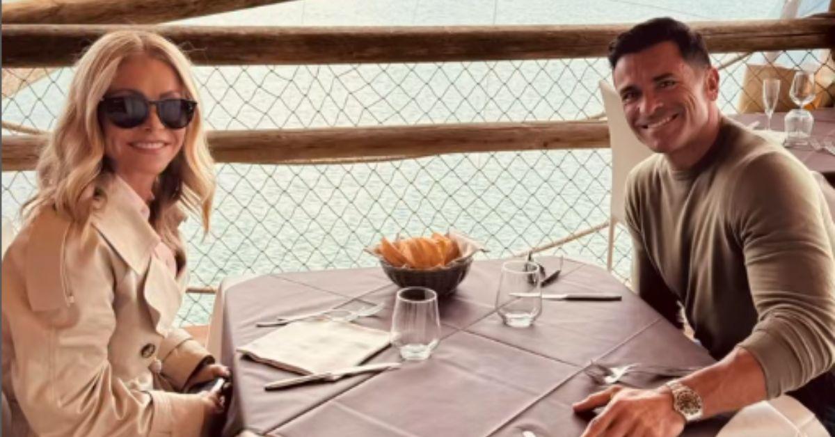 Photo of Kelly Ripa and Mark Consuelos