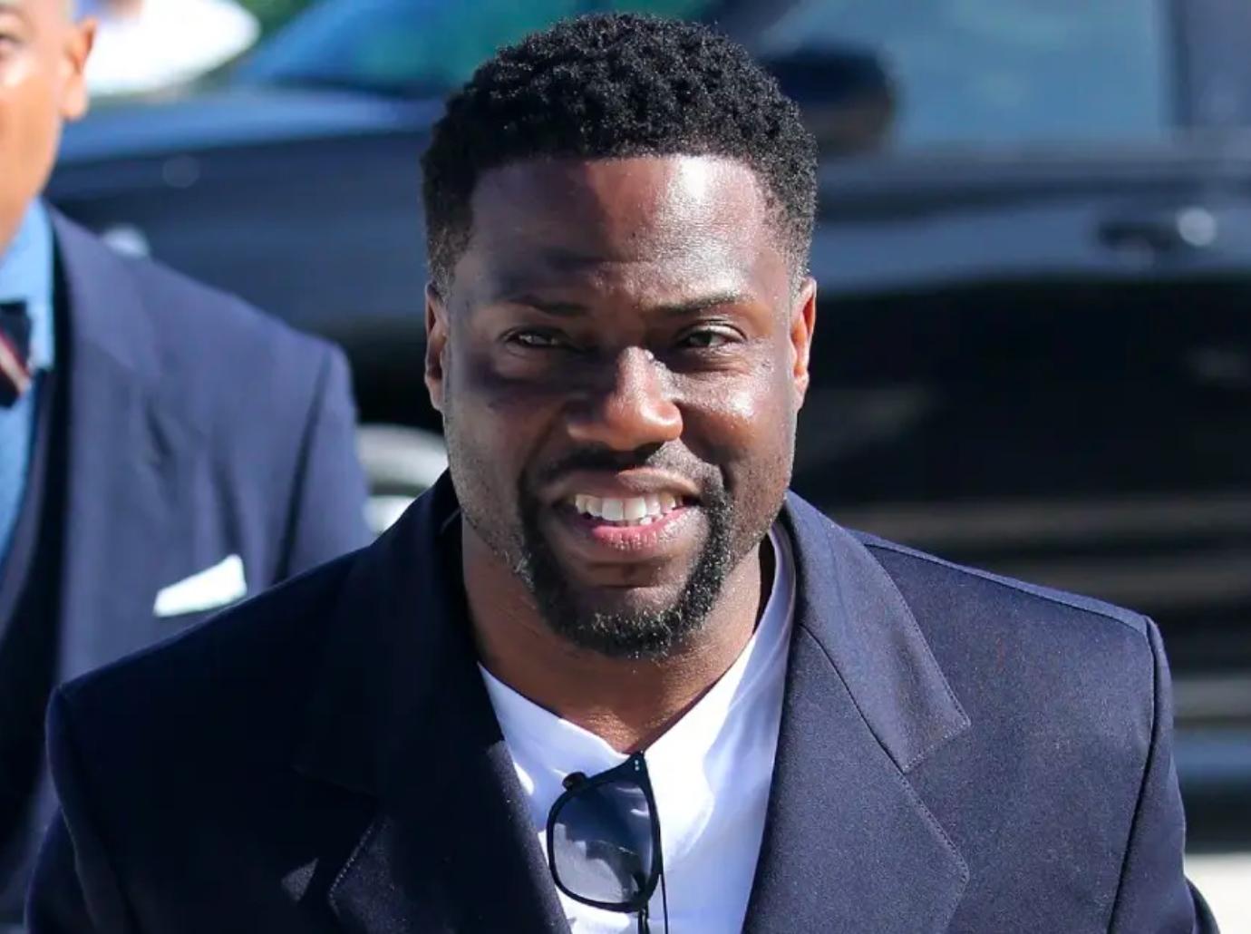 kevin hart wheelchair race nfl player dumbest man