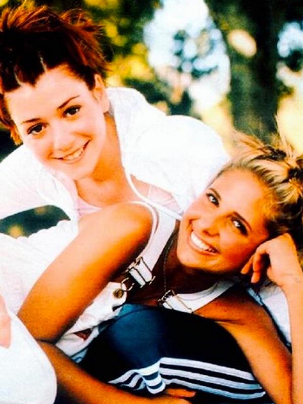 Sarah michelle gellar alyson hanigan