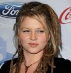 2010__07__okmagazine_crystal bowersox 145×150.jpg