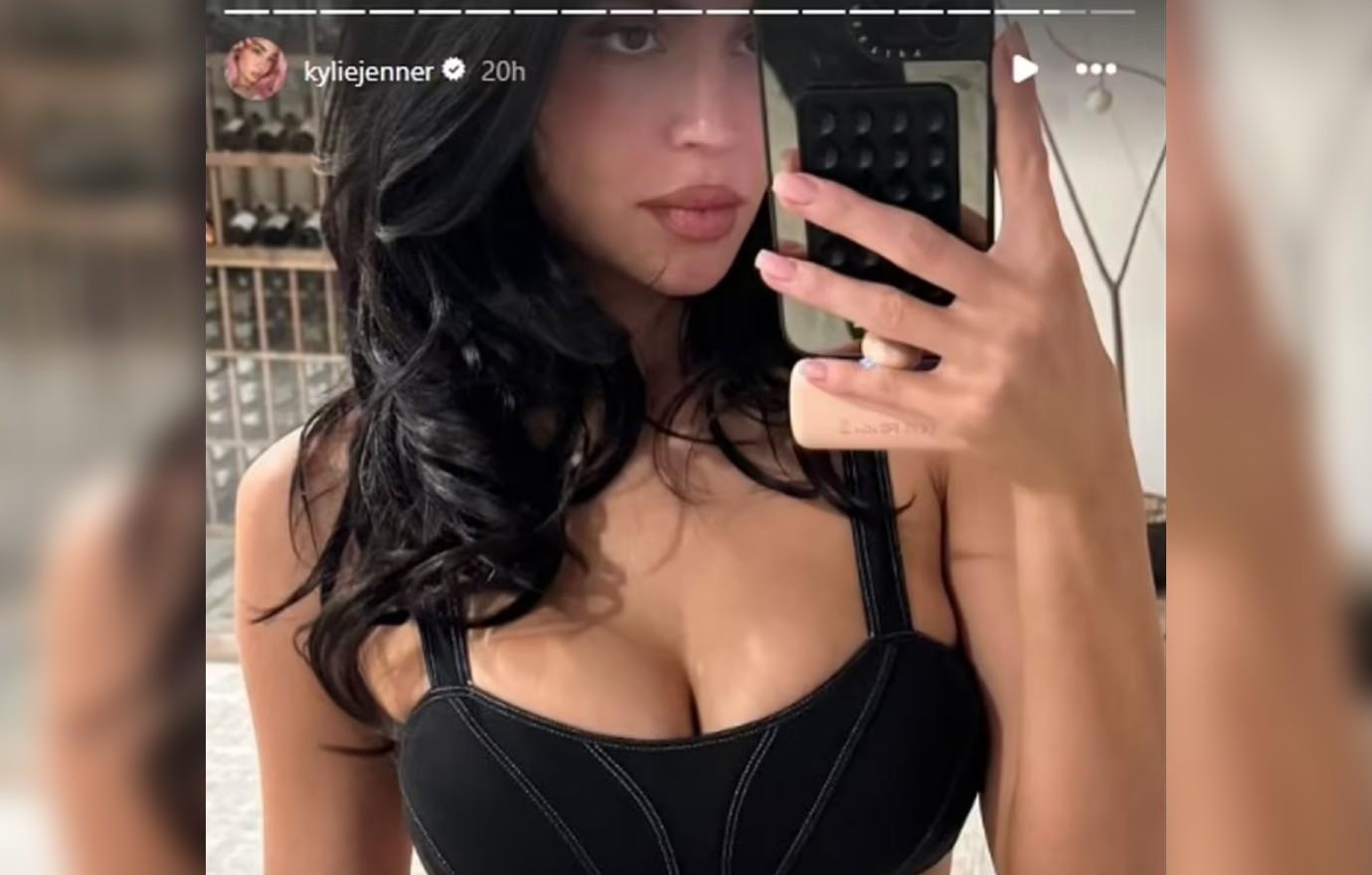 kylie jenner shows curves black workout rumors mini facelift photos