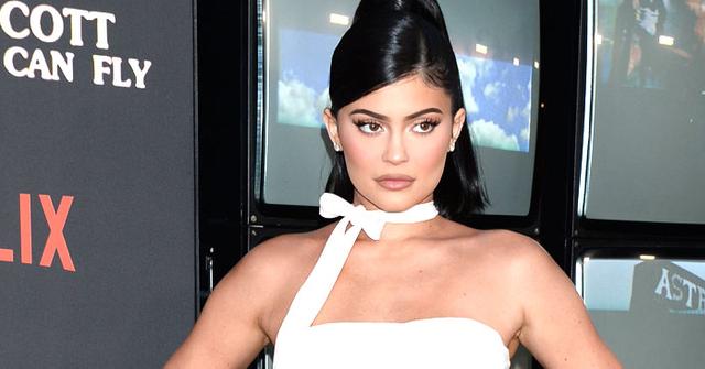 kylie jenner-pony- daughter stormi