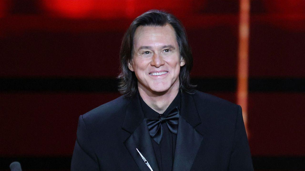 image of Jim Carrey referenced ‘The Seventh Seal’ while joking with Jeff Ross about a game of chess.