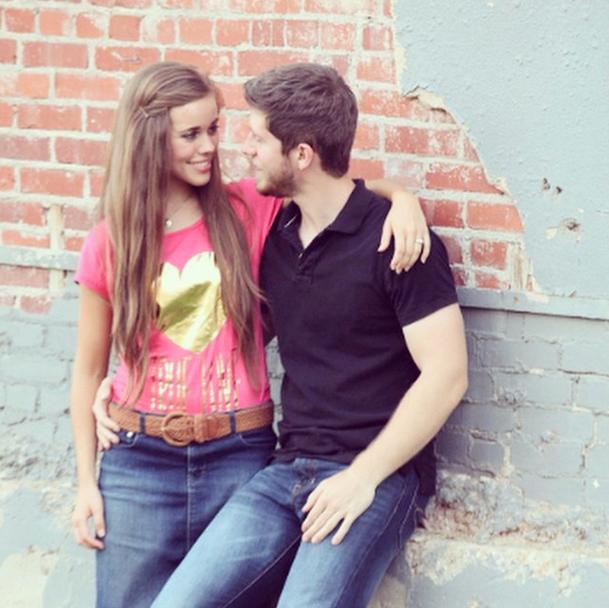 Jessa duggar ben seewald hugging