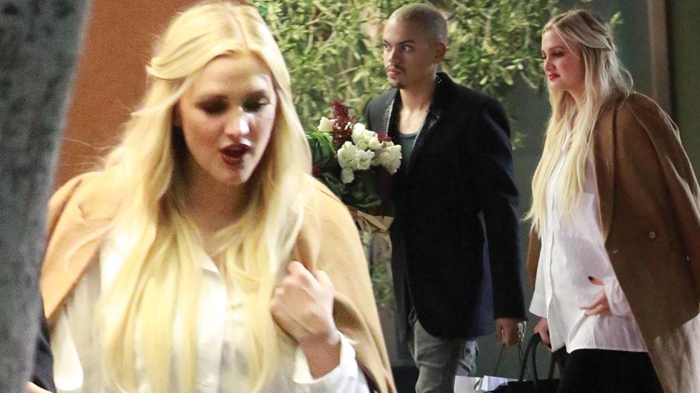 Ashlee simpson celebrates 31st birthday 03