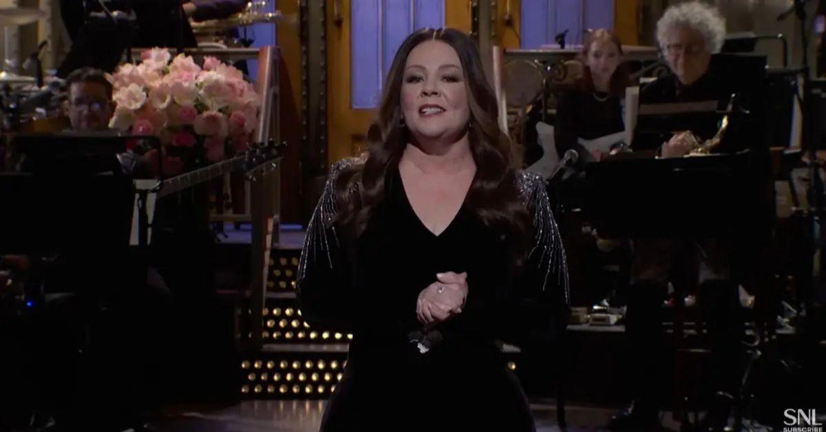 image of Melissa McCarthy showed off her 95-pound weight loss while hosting 'Saturday Night Live' on December 6.