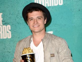 Josh hutcherson june4 mtv movie awards.jpg