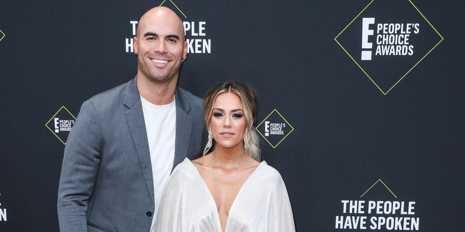 Mike Caussin and Jana Kramer at the 2019 E! People's Choice Awards