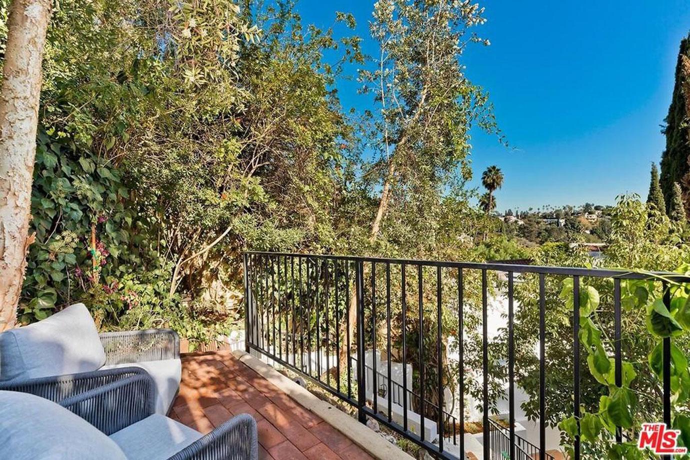 Margot Robbie Lists Home In Hollywood Heights