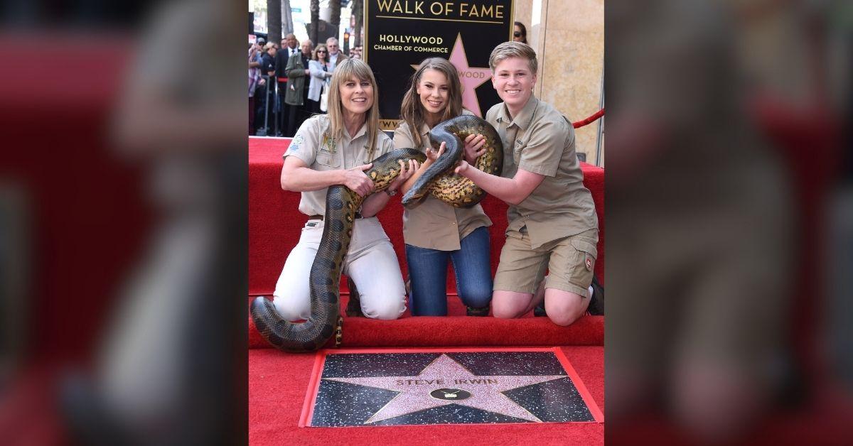 Photo of Robert Irwin praised his mother, Terri Irwin, for picking up the pieces after his father's death.