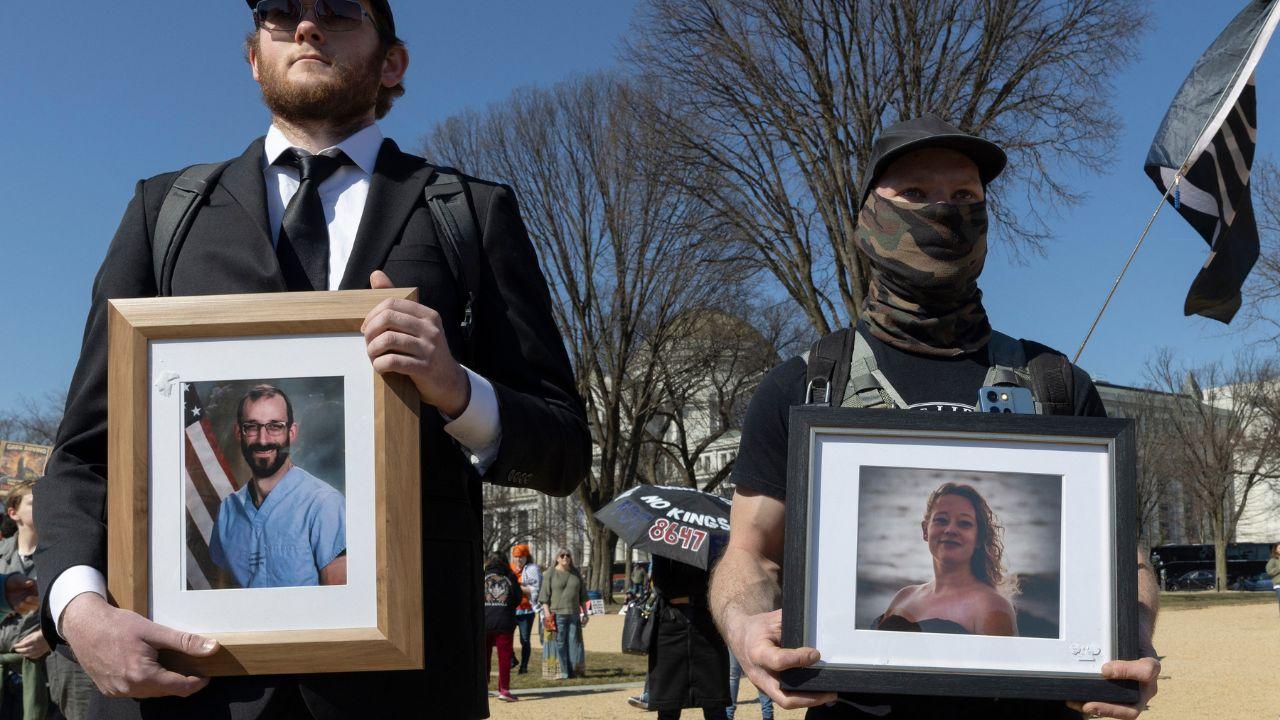 Photo of The killers of Renee Good and Jonathan Ross have not been disciplined.