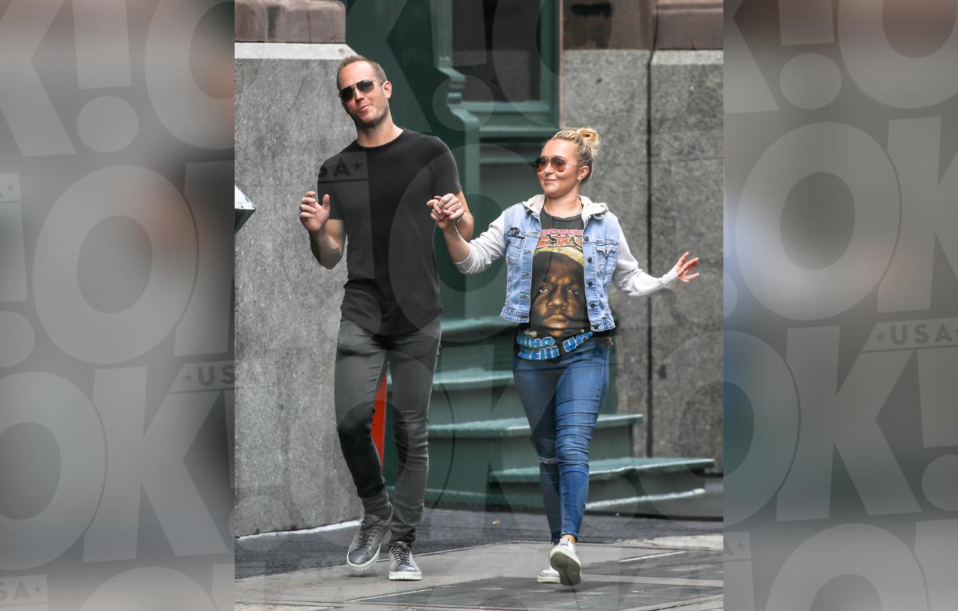 Hayden Panettiere boyfriend's brother Hold Hands