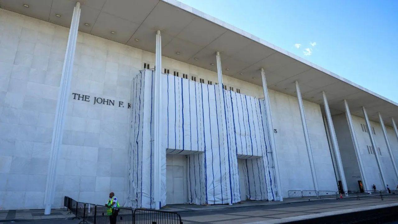 Image of Kennedy Center's board of trustees are still determined to put Donald Trump's name on the building.