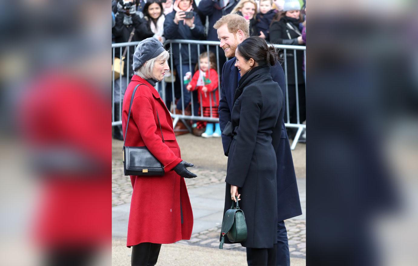 Meghan Markle Receives First Curtsy & Handles It Like A Princess!