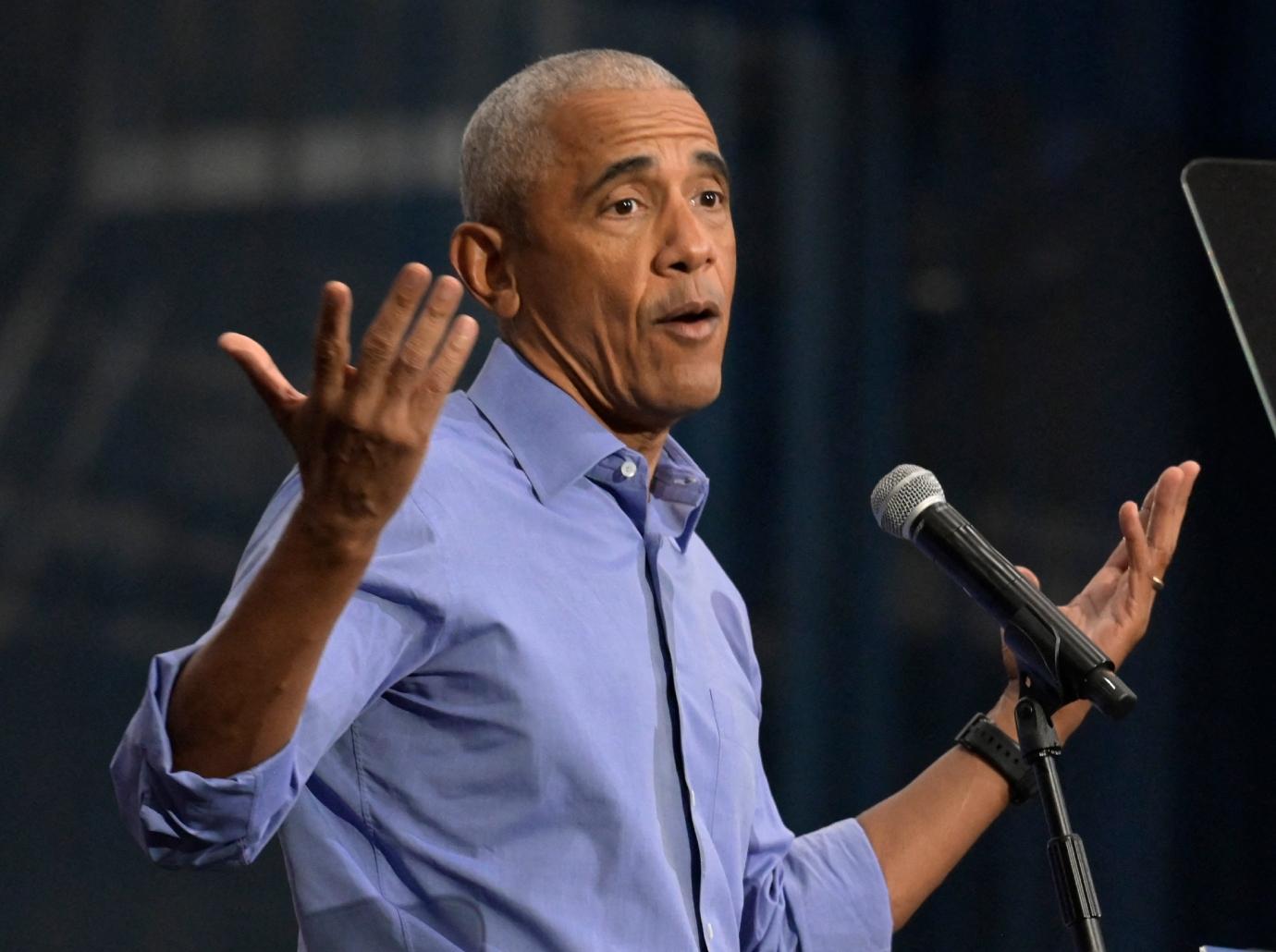 barack obama jokes heckler donald trump changed wears diaper