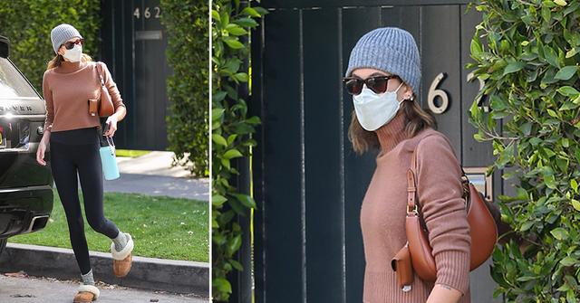 kaia gerber hits the gym in workout gear