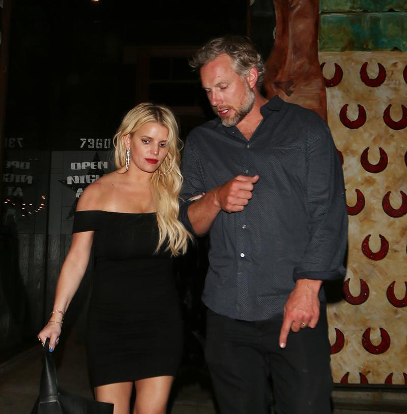 EXCLUSIVE: Jessica Simpson And Eric Johnson Dine At A Restaurant In Los Angeles