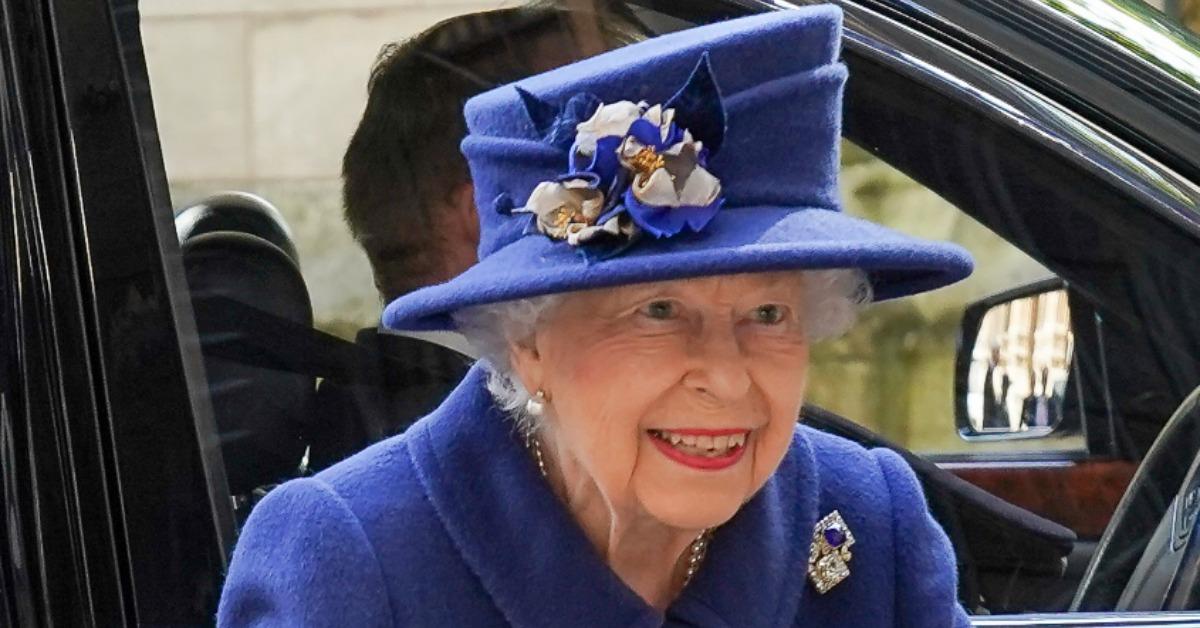 queen elizabeth ii solves mobility problems buys luxury golf cart