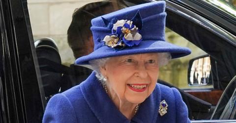 queen elizabeth ii solves mobility problems buys luxury golf cart