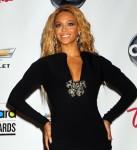 2011__05__Beyonce_May23 137×150.jpg