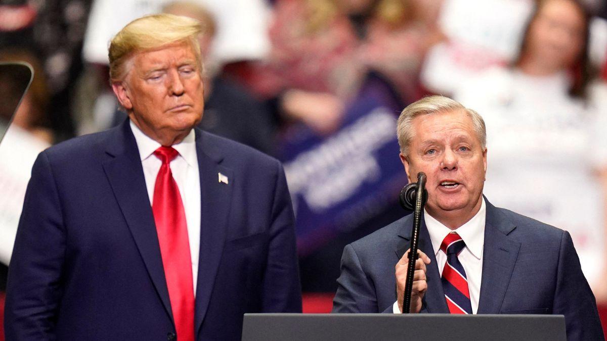 Photo of Lindsey Graham and Donald Trump.