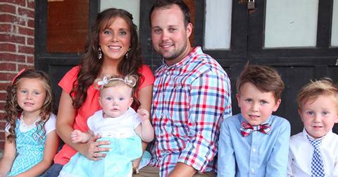 Anna duggar josh duggar family photoshoot kids hero
