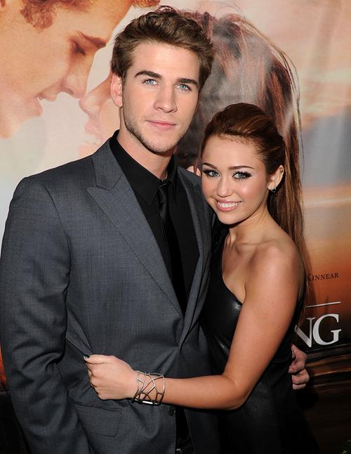 Miley cyrus liam hemsworth engaged june6 0006_ _1.jpg