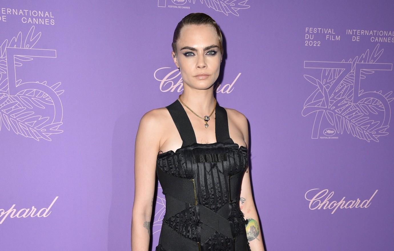 paparazzo attacked cara delevingne margot robbie friends