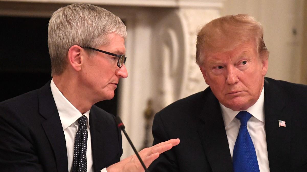 image of Tim Cook will step down from Apple. 