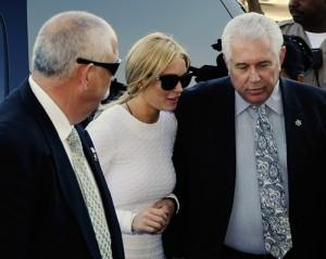 2011__02__Lindsay_Lohan_Feb9_02 300×239.jpg