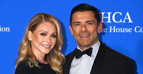 Photo of Kelly Ripa and Mark Consuelos.