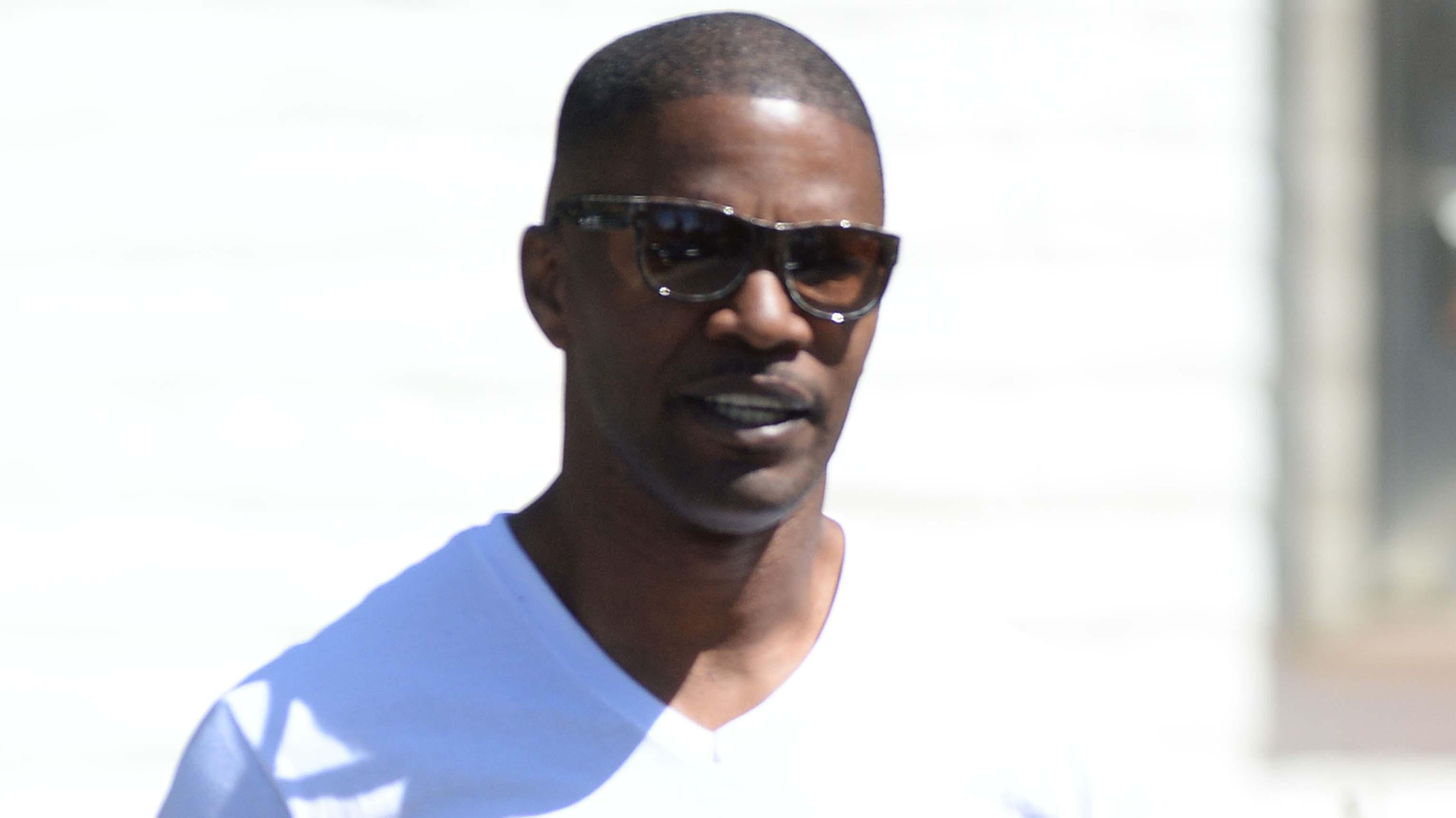 Jamie Foxx stops at an ATM in Westlake, Ca amid rumors of a romance with Katie Holmes