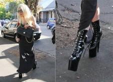 2010__04__Lady_Gaga_April8_main 225×165.jpg