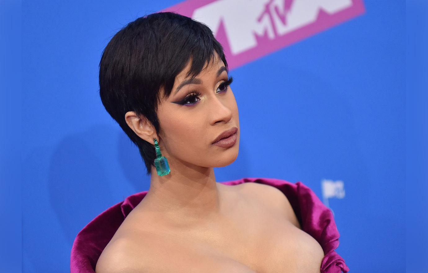 Cardi b blasts nicki minaj payola accusation 5