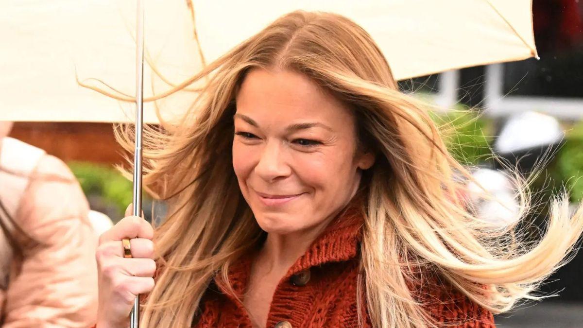 Photo of LeAnn Rimes declared 'that part' of her life was over following the jaw tension exercise. 