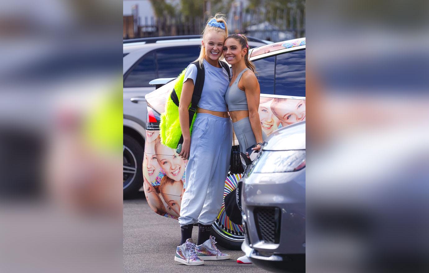 jojo siwa boast new gig peacock tv following split gf kylie prew dwts partner jenna johnson